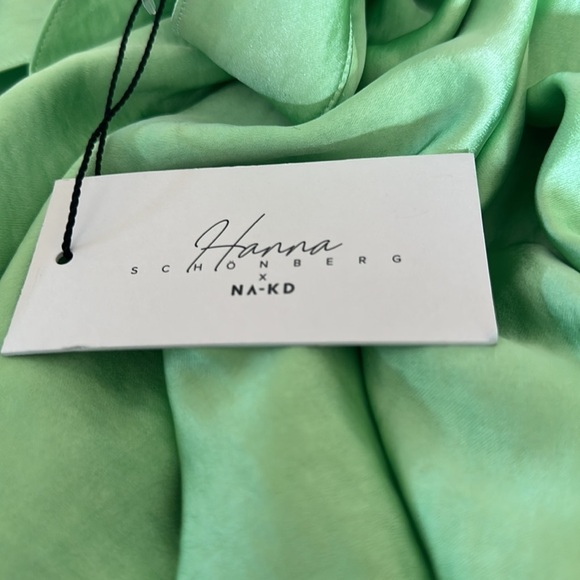 #25❤️ NWT HANNA SCHONBERG X NA KD DRAPED DETAIL SATIN DRESS IN PISTACHIO - Picture 6 of 7